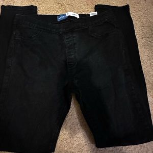 Girls Old Navy Skinny Jean in Black